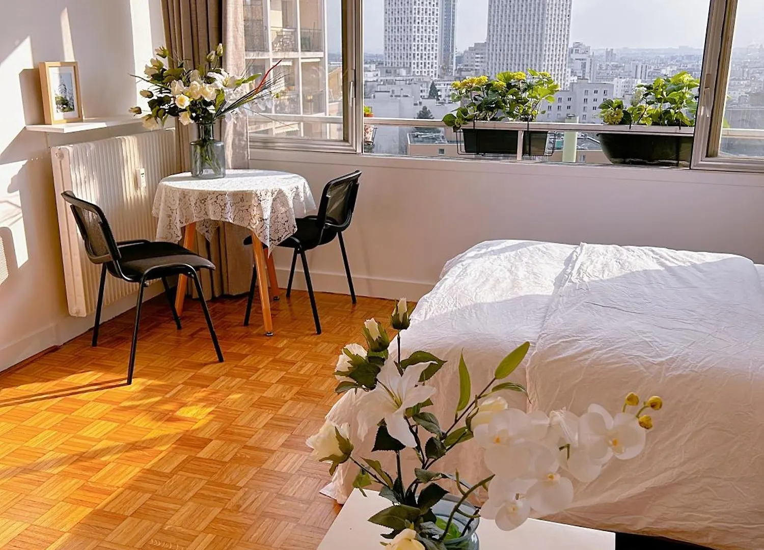 Large Charming Studio In Paris